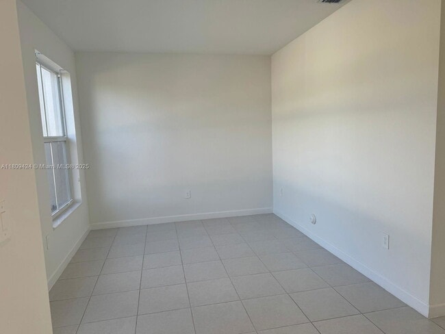 Building Photo - 26459 SW 149th Pl