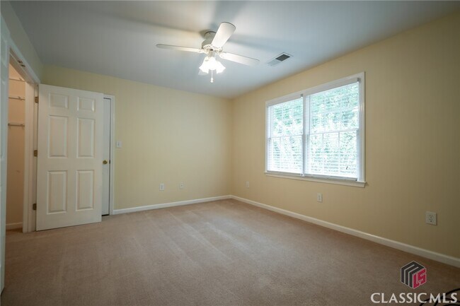 Building Photo - 1030 Laurel Springs Ct
