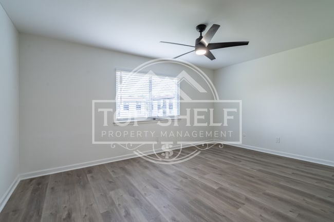 Building Photo - 740 Mozley Dr SE