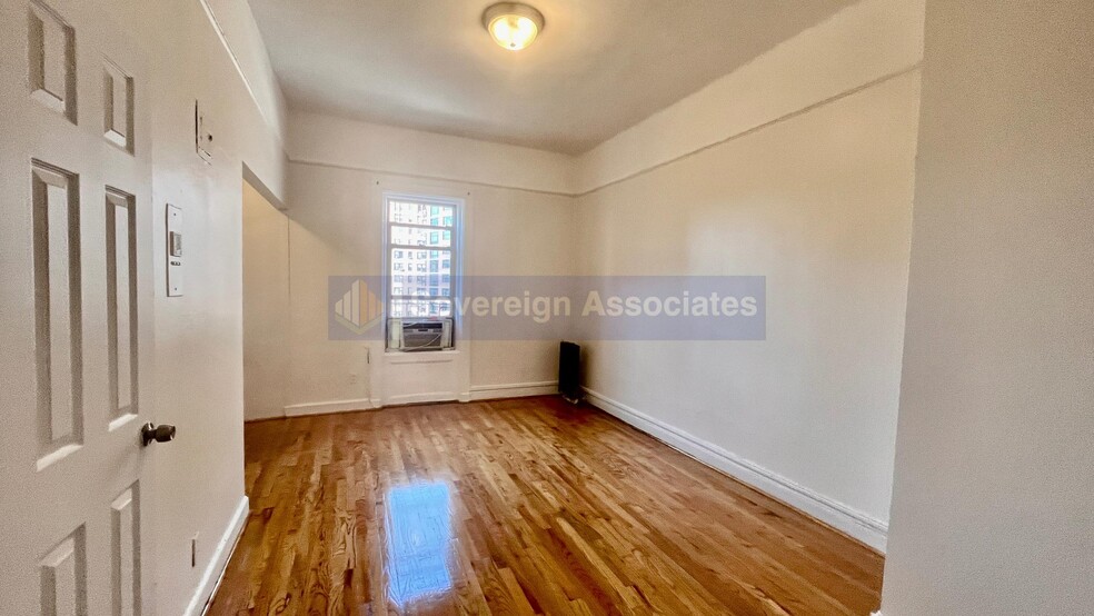 Primary Photo - 936 West End Ave