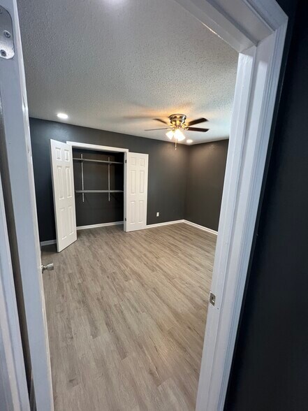 Building Photo - 520 Revere Dr