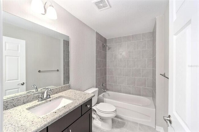 Building Photo - Stylish 3BR/2BA Home with Open Layout & Hi...