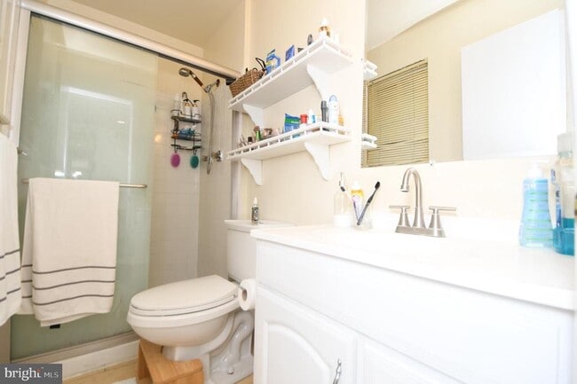 Building Photo - 7812 Briardale Terrace