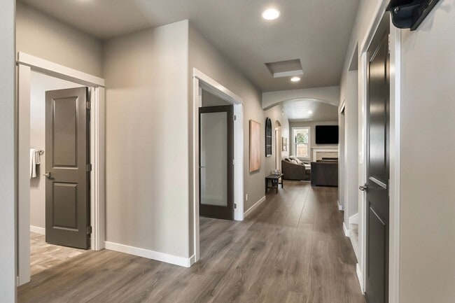Building Photo - Spacious 4 Bedroom Gem with Private Backya...