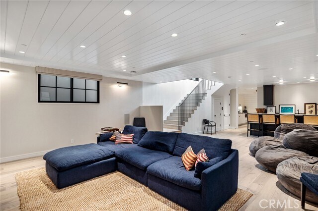 Building Photo - 2428 The Strand