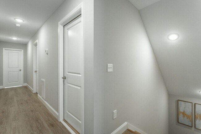 Building Photo - New 4 Bedroom Home in Red Bank with 2-Car Garage
