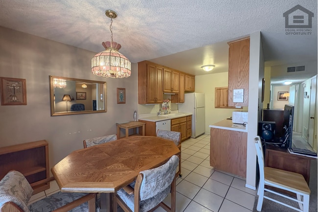 Building Photo - 2Bed/2Bath Condo at Thomas Rd/56th St! Ready for Immediate Move-In!