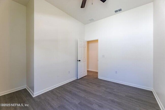 Building Photo - 8123 Siskin Ave