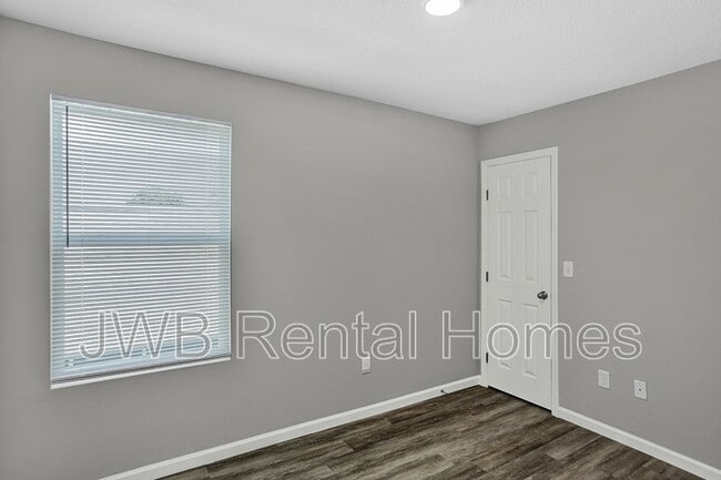 Building Photo - 1041 Oakley St