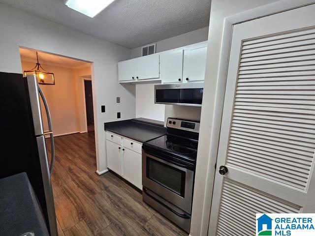 Building Photo - 1303 Woodland Vlg