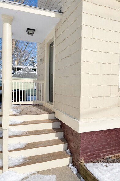 Building Photo - 56 Phillips Pl