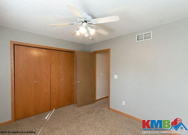 Building Photo - 60 Parkview Ct