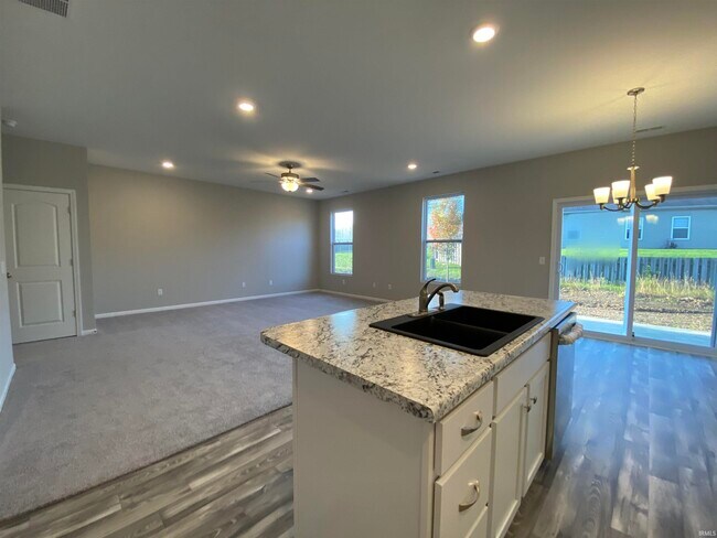 Building Photo - 3599 Canal Square Dr