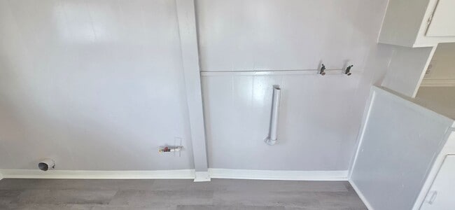 Building Photo - 13109 Barlin Ave