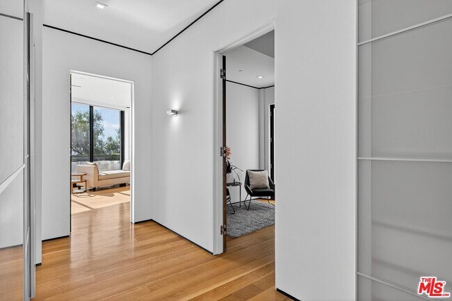 Building Photo - 17816 Porto Marina Way