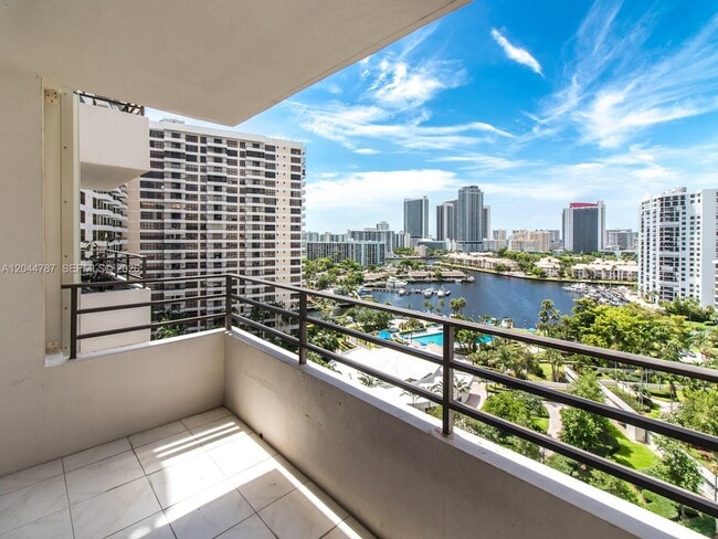 Building Photo - 600 Three Islands Boulevard