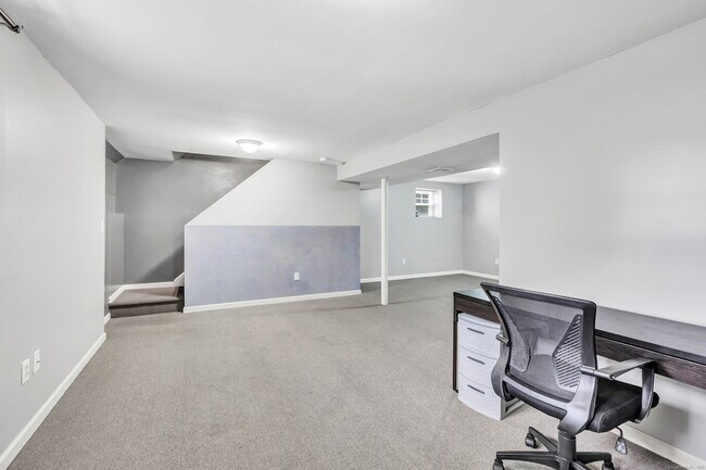Building Photo - 163 Otis St