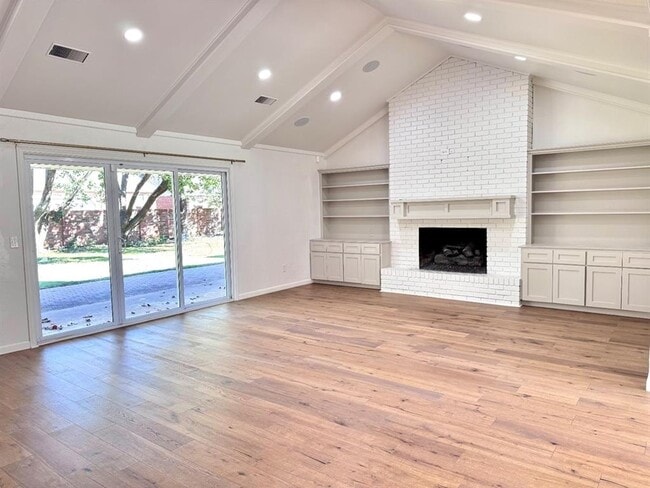 Building Photo - 3025 Regency Ct