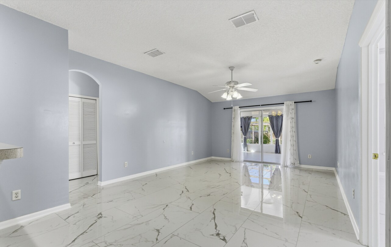 Building Photo - 14626 Falling Waters Dr