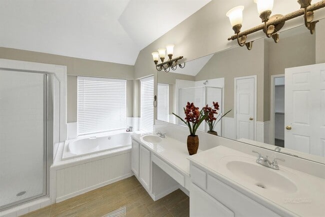 Building Photo - 7211 Bethany Bay Dr