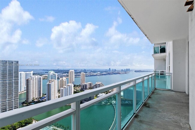 Building Photo - 950 Brickell Bay Dr