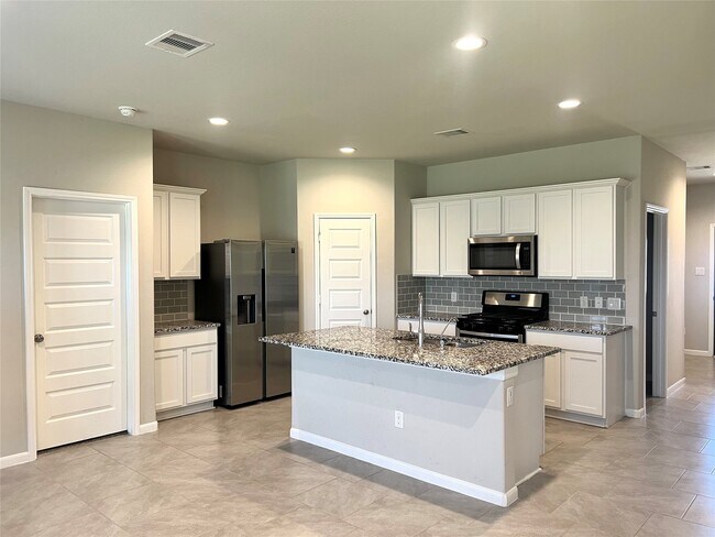 Building Photo - 21026 Albany Landing Ln