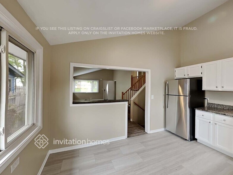 Building Photo - 513 N Addison Rd