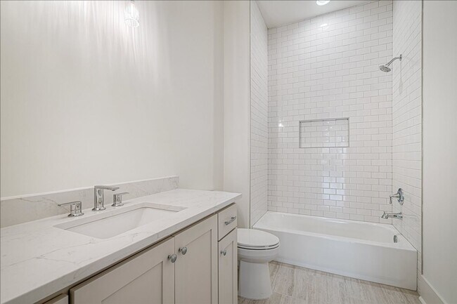 Building Photo - 5472 Park Ave