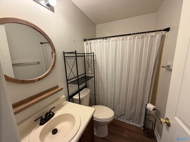 Building Photo - 3029 Battlement Rd SW