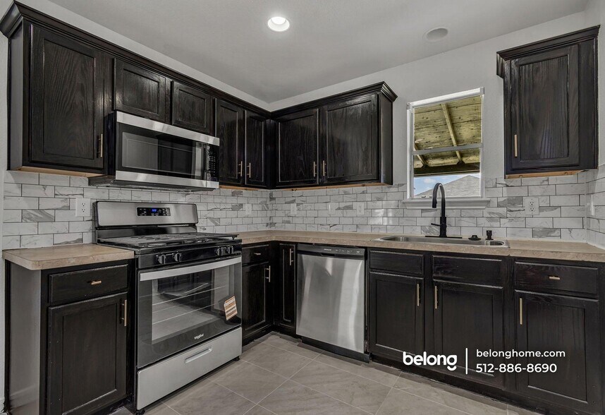 Building Photo - 5008 Irvine Ln