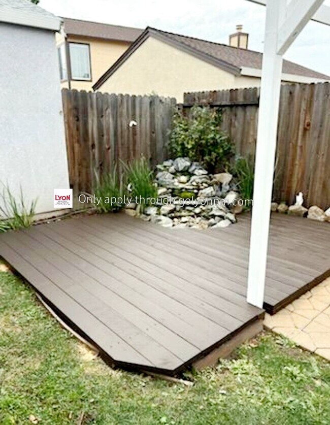 Building Photo - Cute and Cozy Home in Antelope!!!