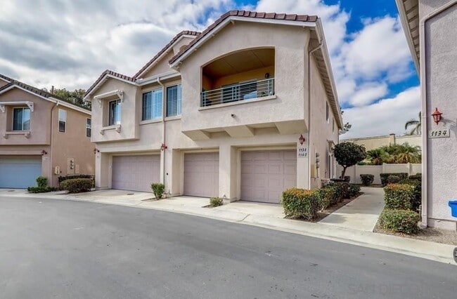 Primary Photo - 1138 De Leon Dr