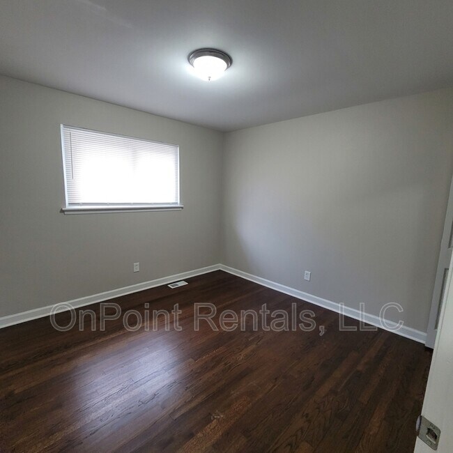 Building Photo - 30816 Grandview Ave