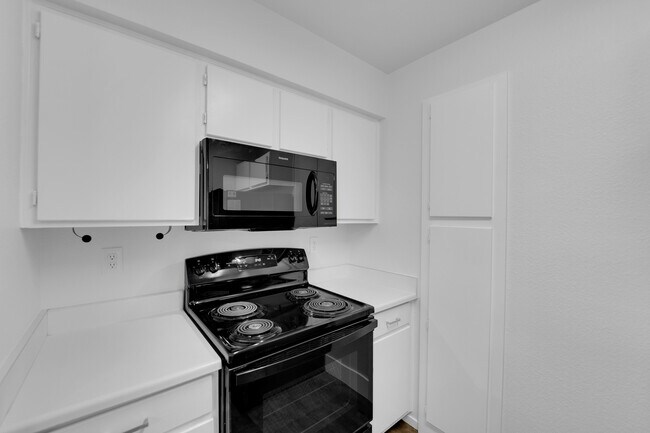 Building Photo - 8101 W Flamingo Rd
