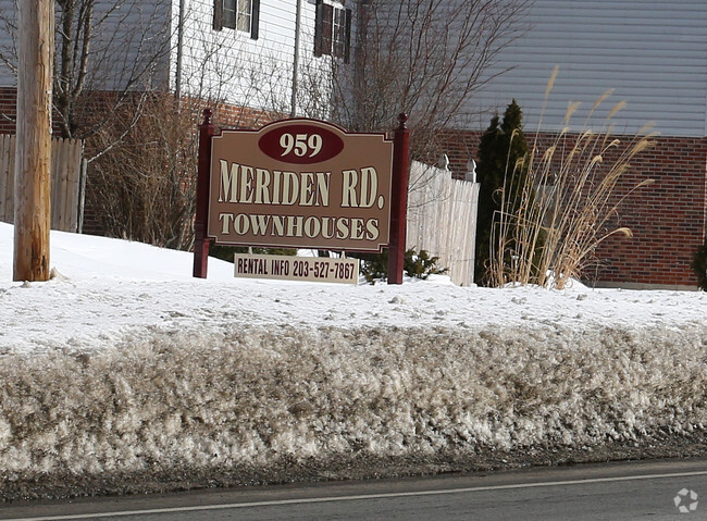 Building Photo - Meriden Rd Townhouses