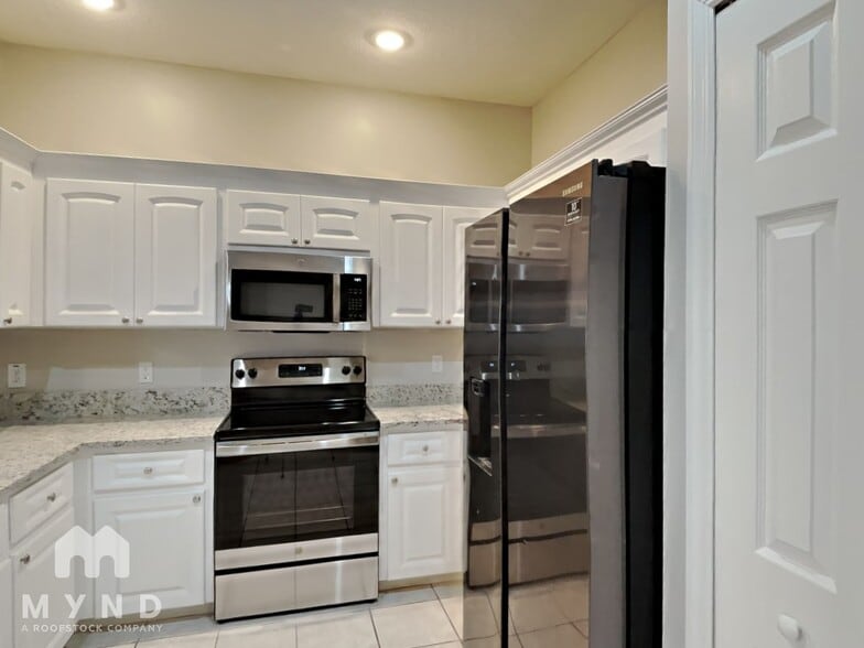 Building Photo - 12042 Lake Allen Dr