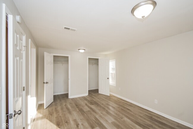 Building Photo - 2343 Magnolia Pl