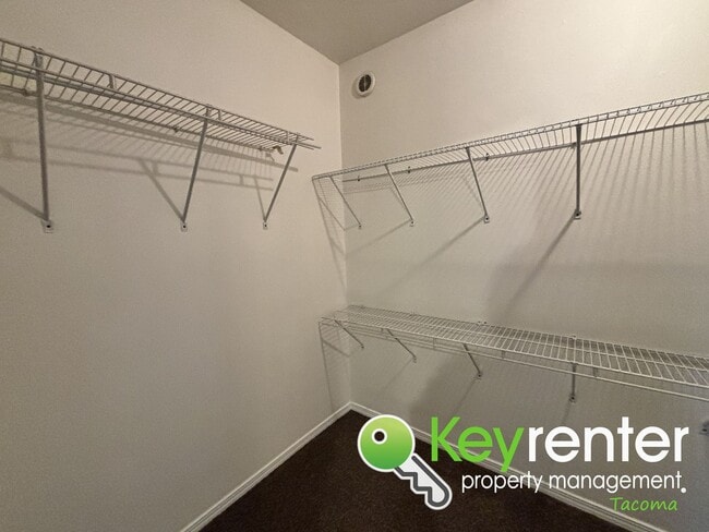 Building Photo - Modern 3 Bedroom 2.5 Bathroom Tacoma Duplex Near Shopping, Parks and Freeways