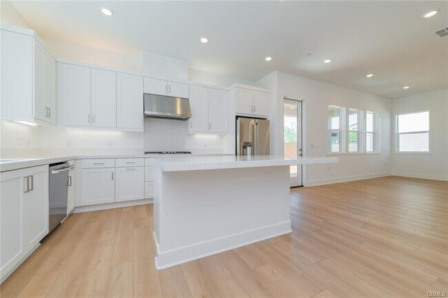 Building Photo - 101 Trask