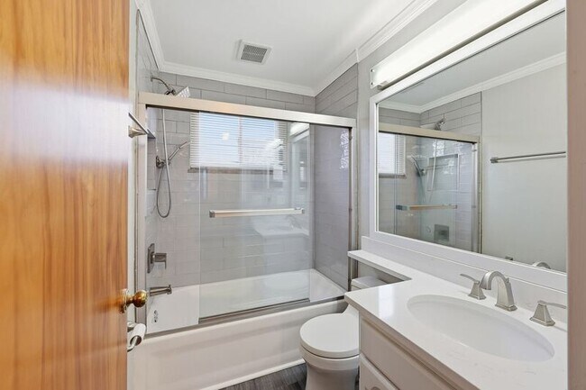 Building Photo - 1876 Northwest Blvd