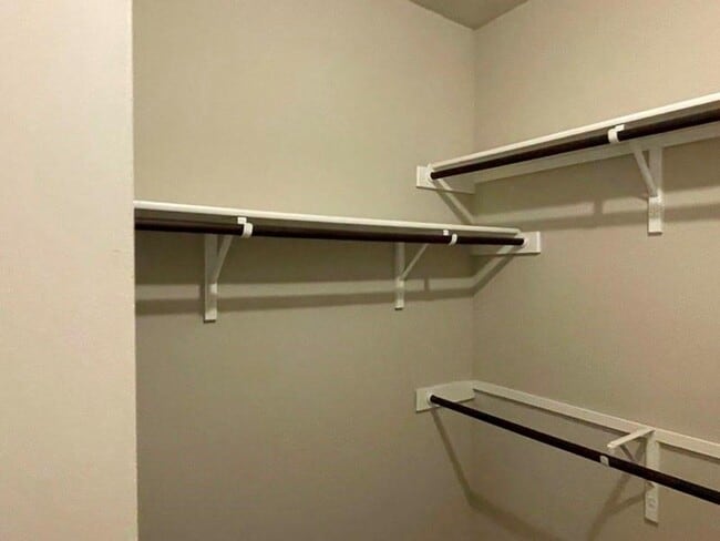 Building Photo - Fabulous 4-bedroom duplex in the heart of Lakeway!