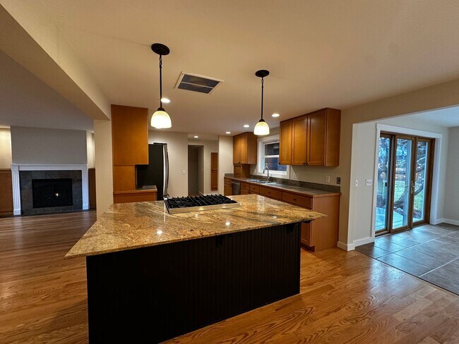 Building Photo - 4 Bed, 3 Bath Home in Hailey, Idaho with Beautiful Mountain Views