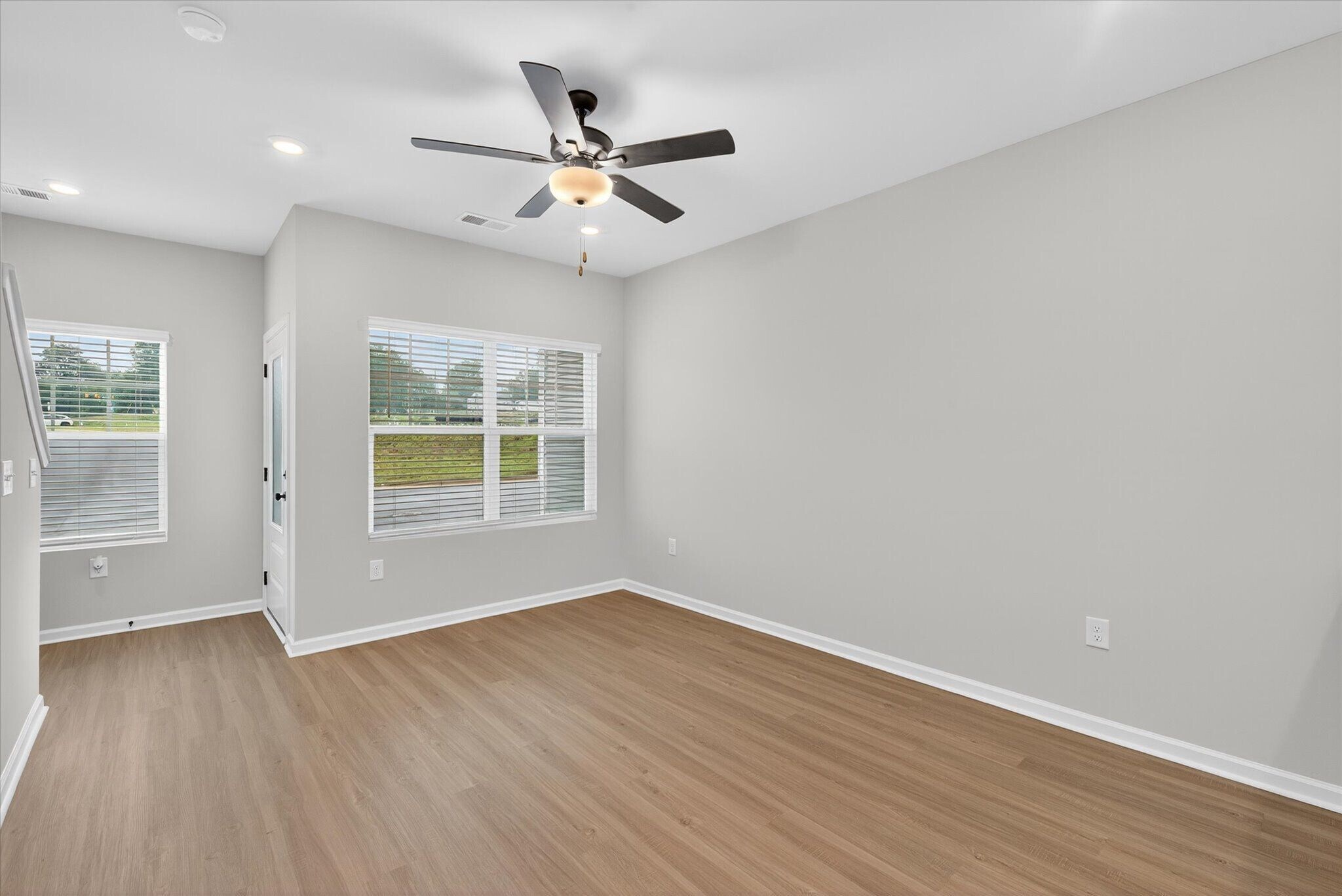 Building Photo - 1252 Principal Featherstone Ave