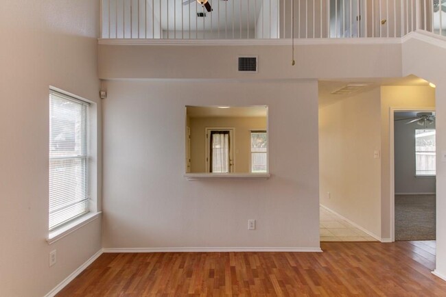 Building Photo - 910 Port Daniel Dr
