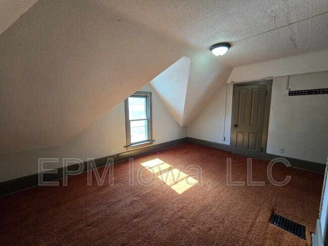 Building Photo - 333 Cottage St