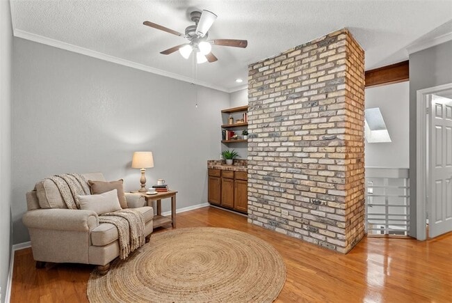 Building Photo - 10819 Crown Colony Dr