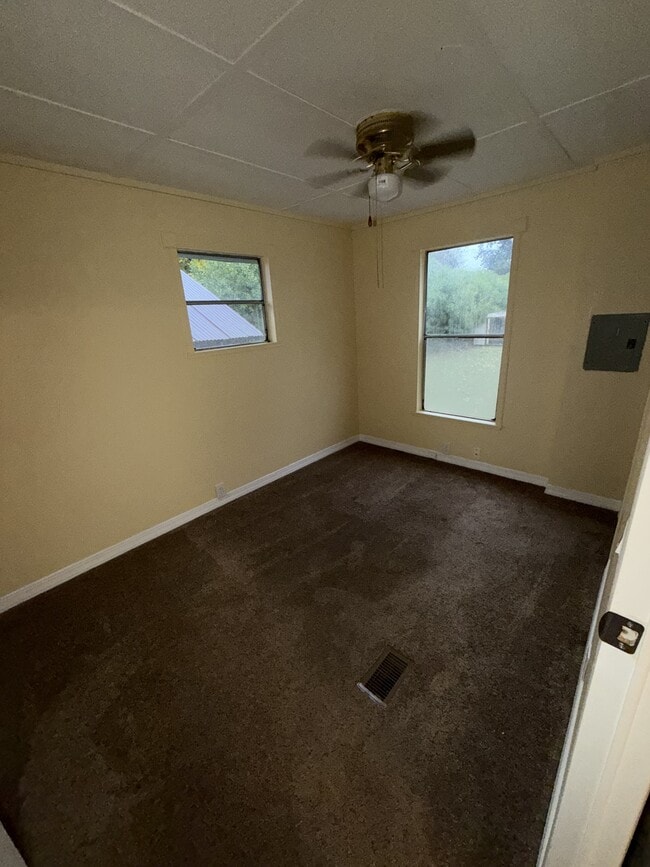 Building Photo - 5661 Arboga Rd