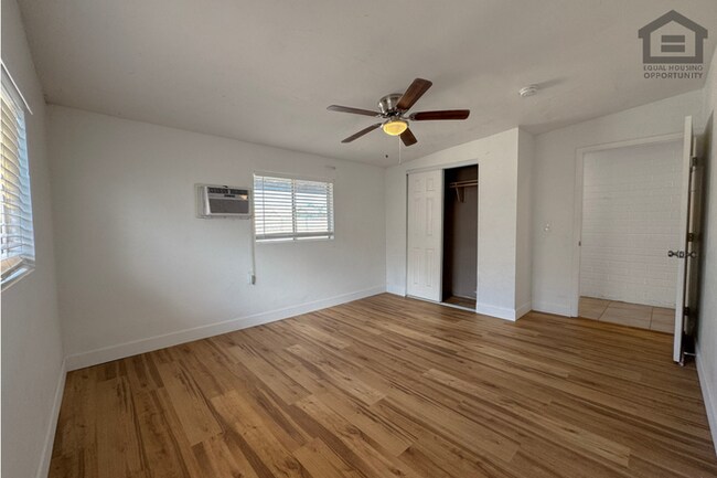 Building Photo - 4Bed/2Bath House at Chandler Blvd/McQueen Rd! Ready for Immediate Move-In! – NO HOA!