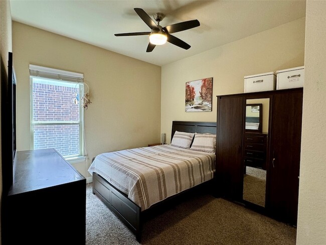 Building Photo - 15817 Rockingham St