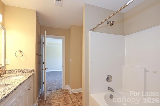 Building Photo - 10122 Victoria Blake Dr